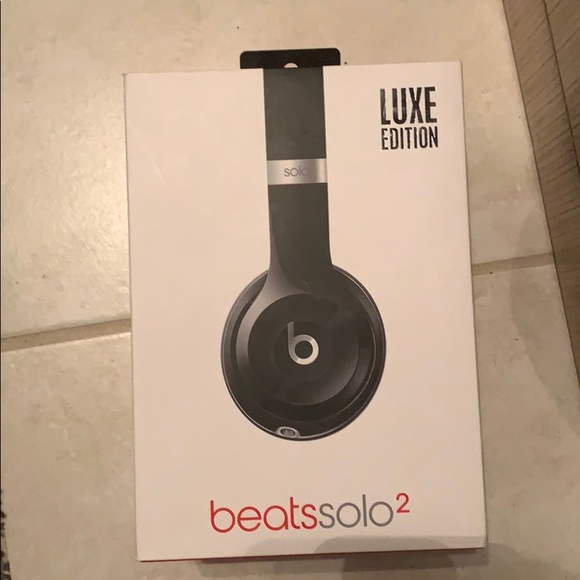 Beats solo 2 wired headphones - Picture 1 of 4